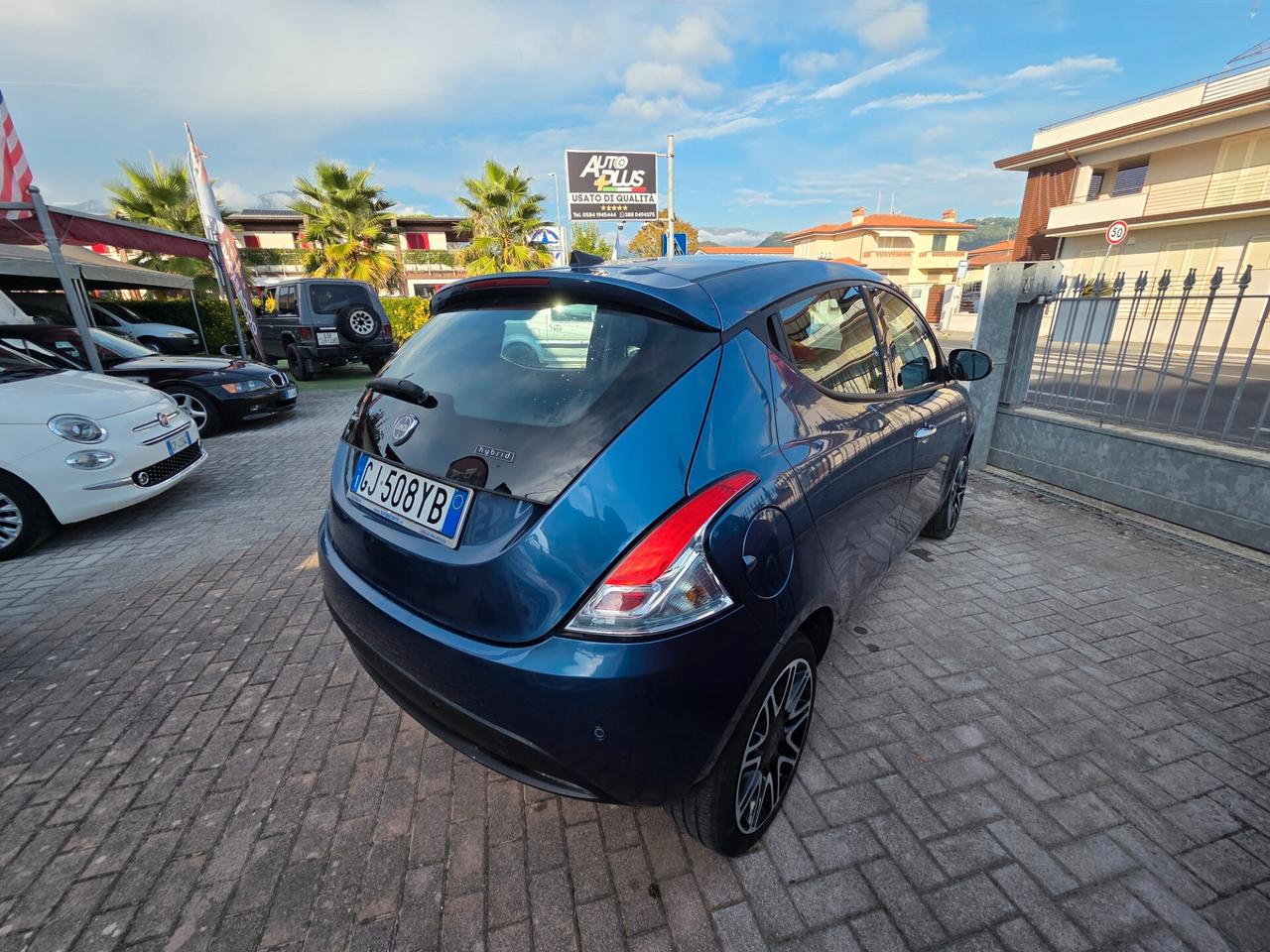 Lancia Ypsilon 1.0 FireFly 5 porte S&S Hybrid Ecochic Gold