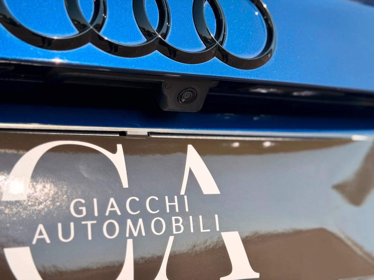 Audi Q3 Sportback 35 2.0 tdi Identity Black s-tronic