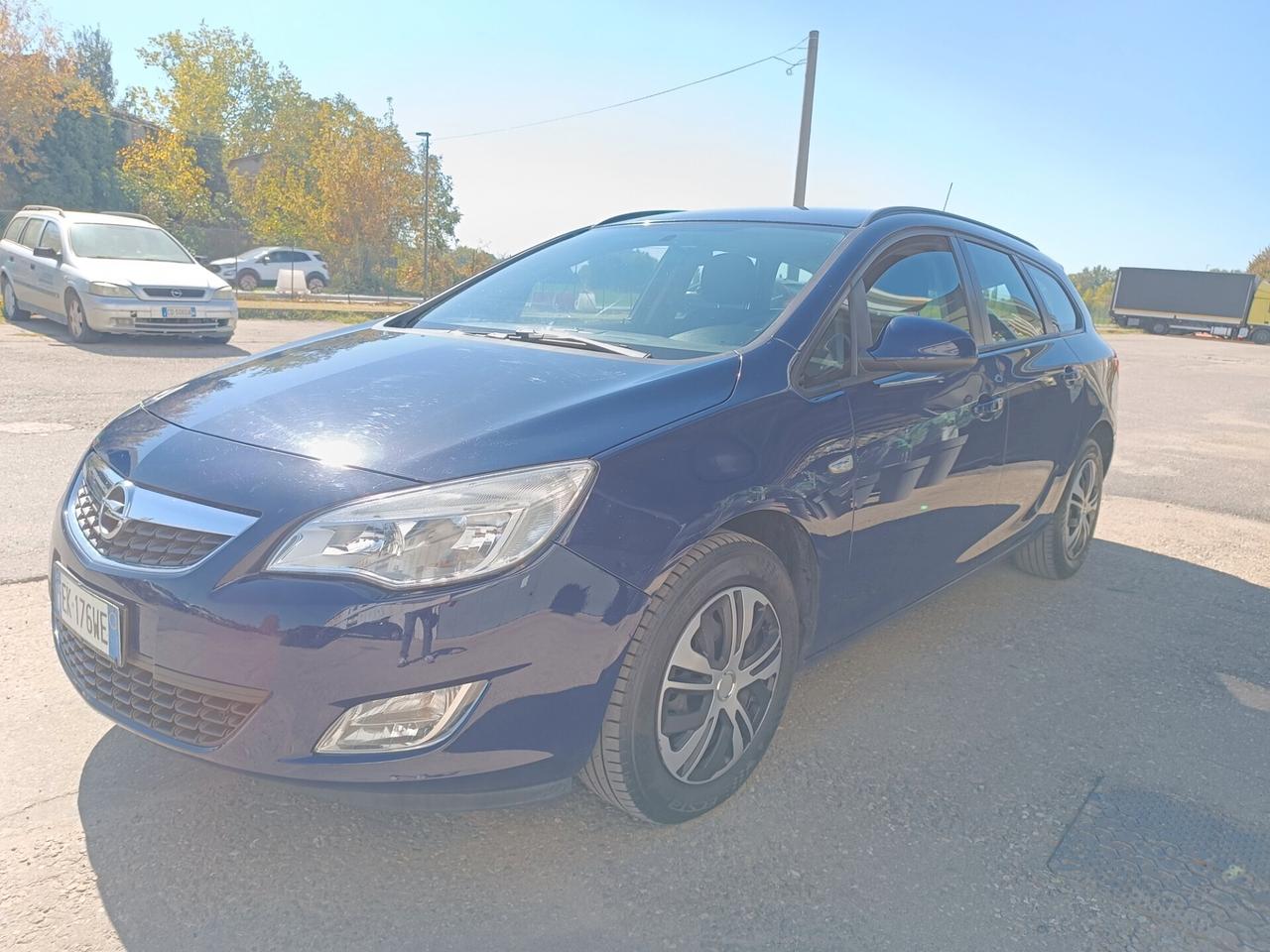 Astra 1.7 CDTI 110CV Sports Tourer Elective