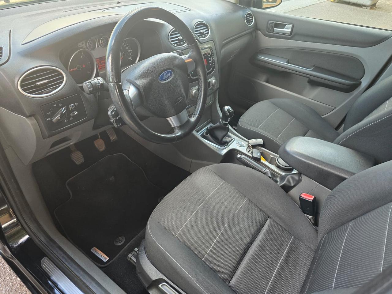 FORD FOCUS 1,6 TDCI 5 PORTE- TITANIUM-OK NEOPATENTATI-