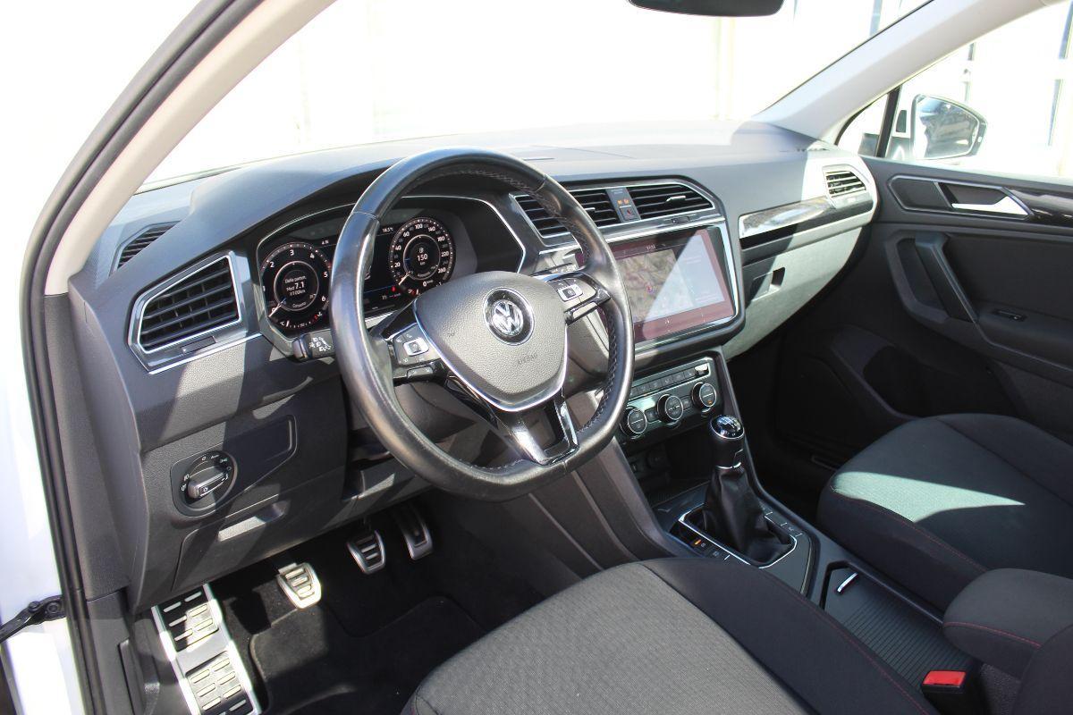 VOLKSWAGEN - Tiguan - 2.0 TDI Business BMT Sound