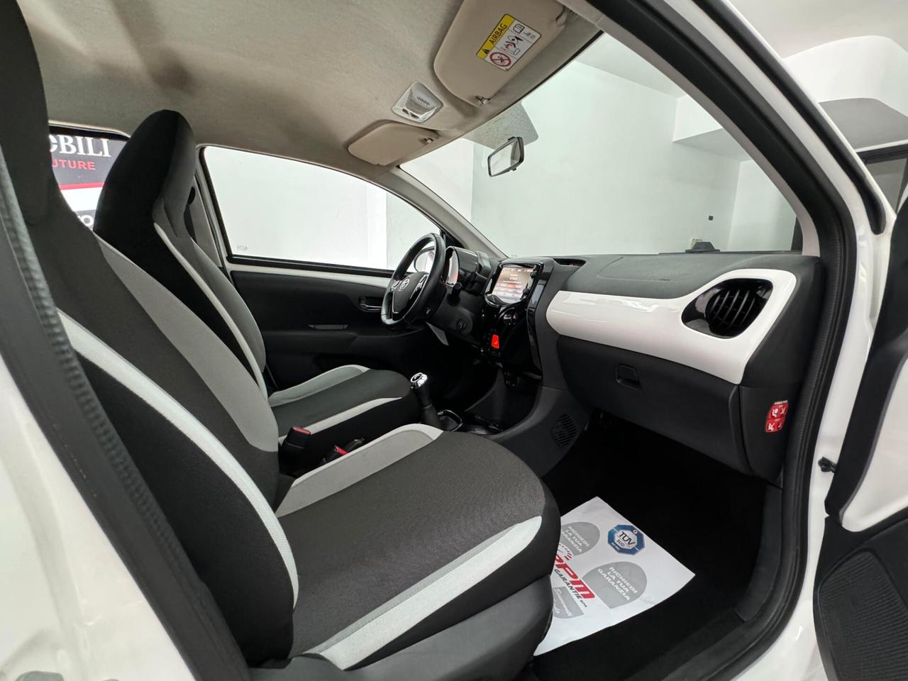 Toyota Aygo 1.0 VVT-i 69 CV 5 porte x-play