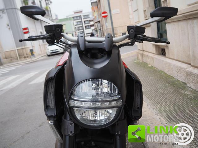 DUCATI Diavel Red Carbon