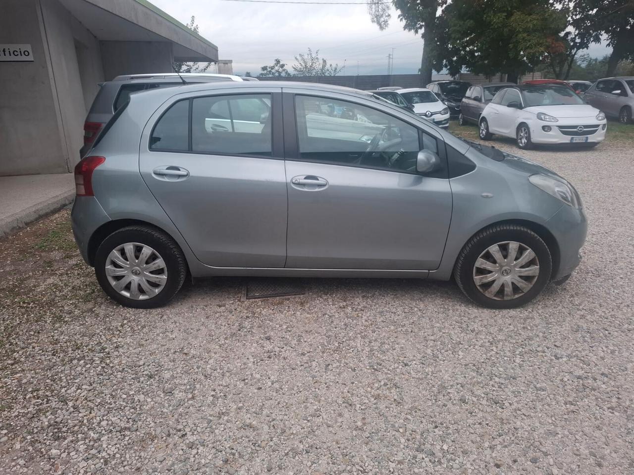Toyota Yaris 1.3 5 porte Navi 87 Cv (64kw)