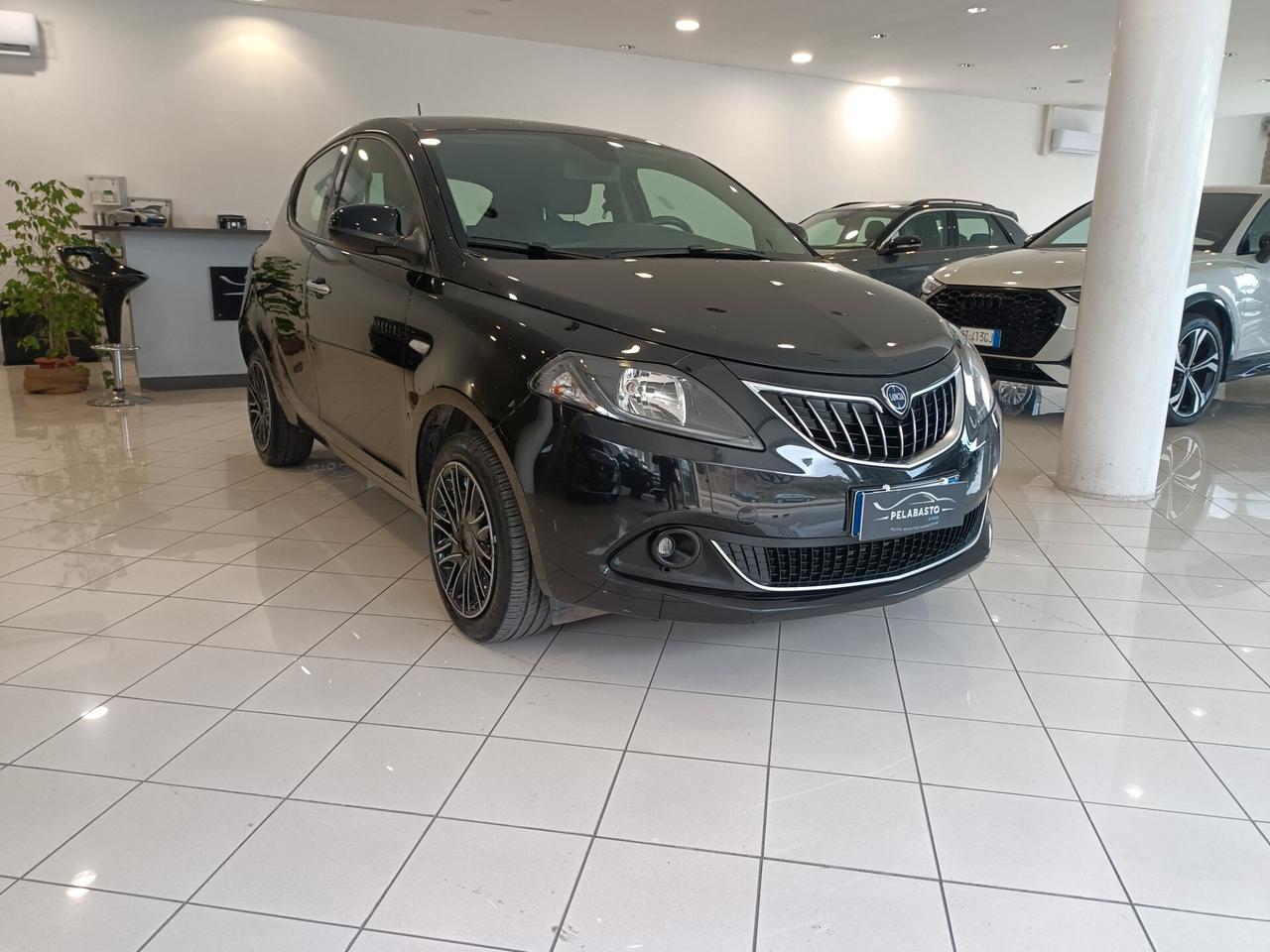 Lancia Ypsilon 1.0 FireFly 5 porte S&S Hybrid Ecochic Gold