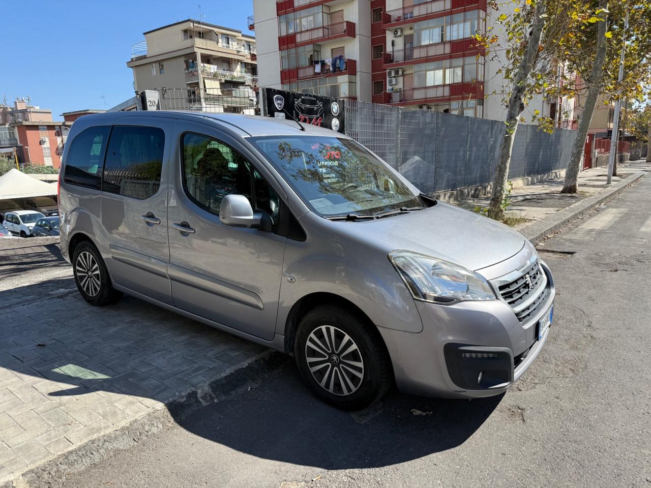 Peugeot Partner Tepee BlueHDi 100 Outdoor