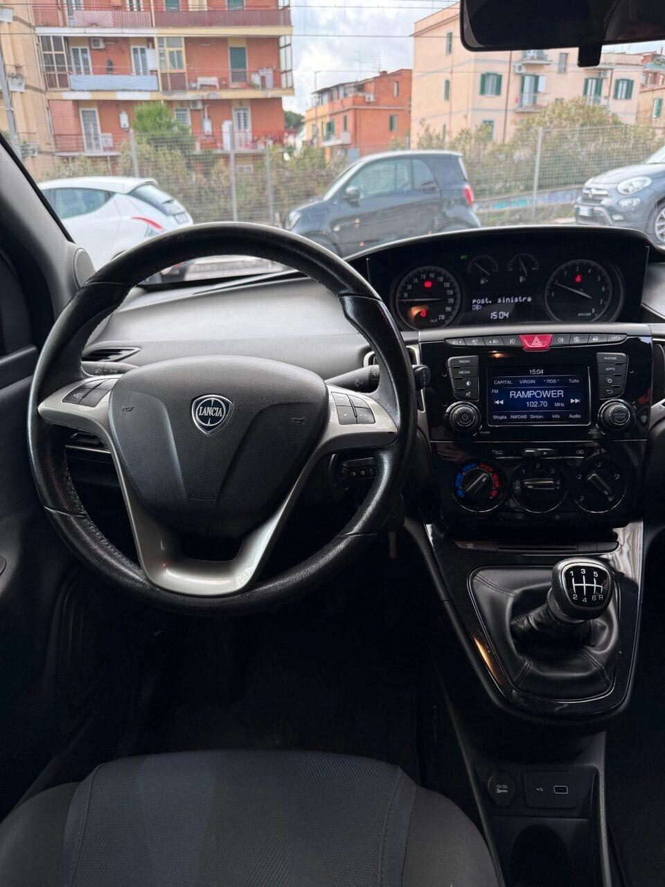 Lancia Ypsilon 1.0 FireFly 5 porte S&S Hybrid Ecochic Gold