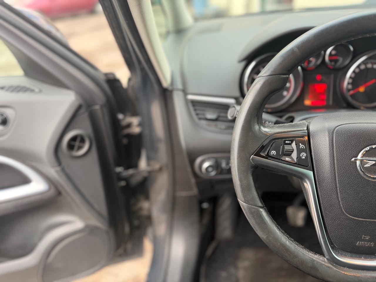 Opel Zafira Tourer 1.4 Turbo 140CV GPL Cosmo 7 POSTI