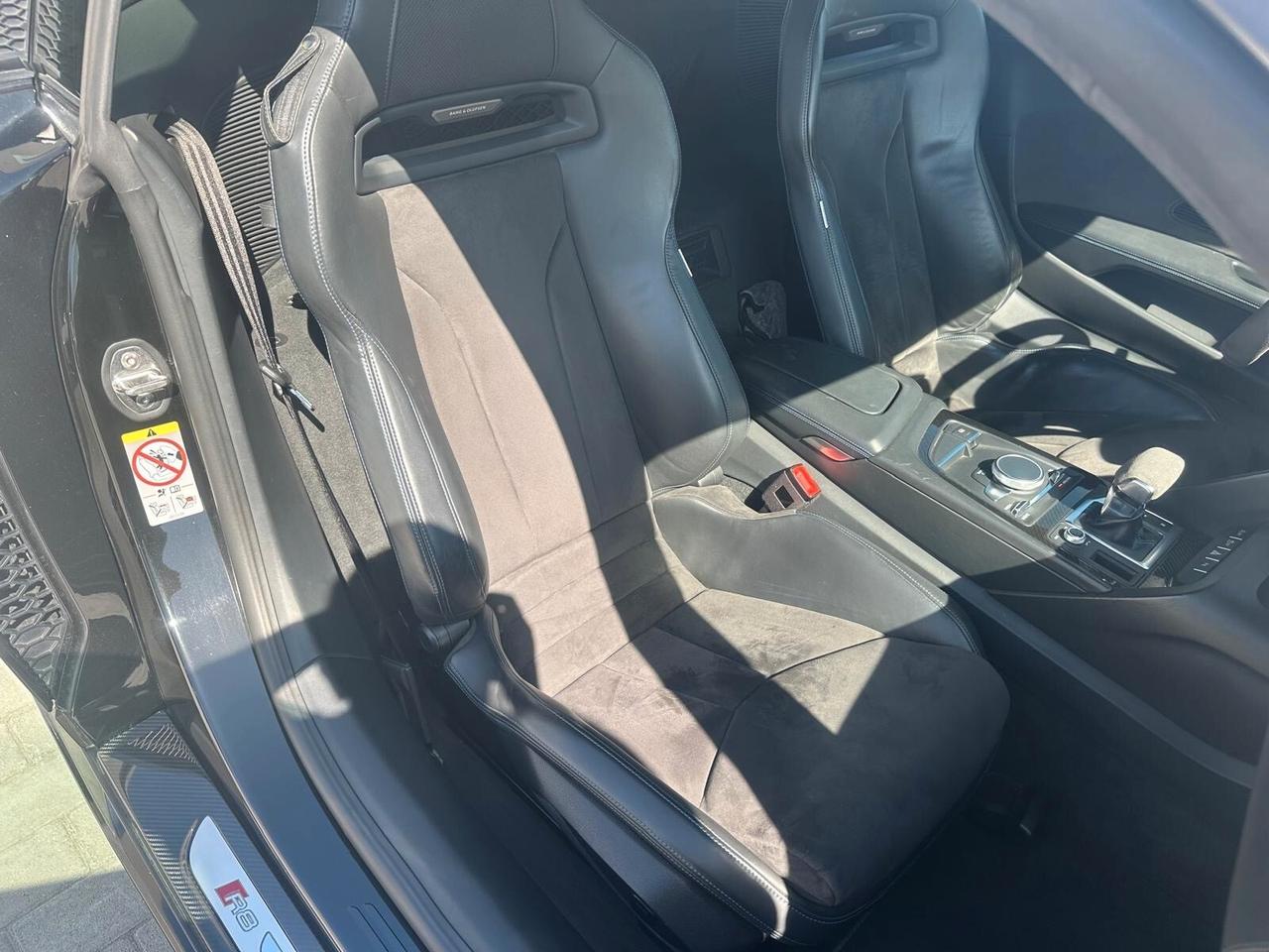 Audi R8 Coupé 5.2 FSI quattro S tronic plus PERFORMANCE - PRONTA CONSEGNA - TAGLIANDI CERTIFICATI - CARBONIO