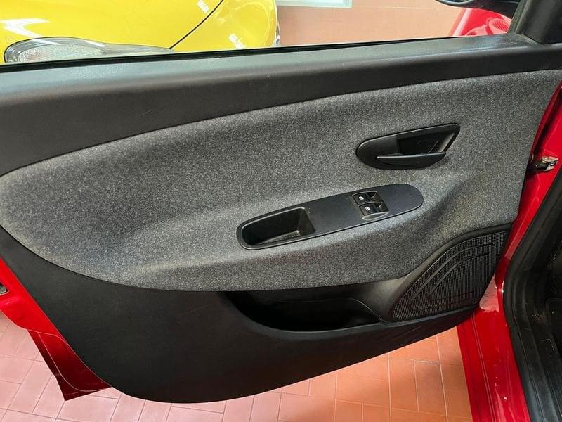 Lancia Ypsilon Ypsilon 1.0 FireFly 5 porte S&S Hybrid Silver