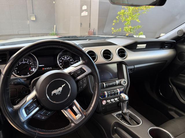 FORD Mustang Fastback 5.0 V8 aut. GT