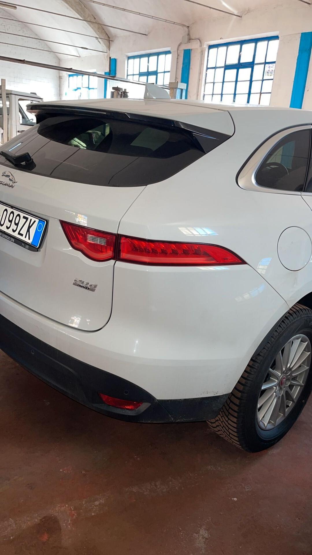 Jaguar F-Pace 2.0 D 180 CV AWD Pure