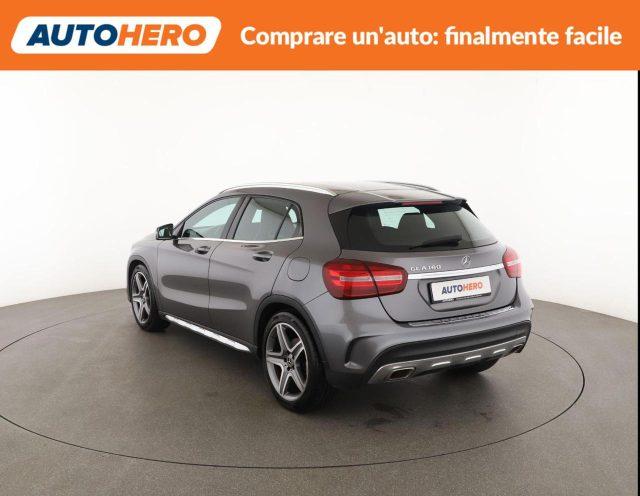 MERCEDES-BENZ GLA 180 Premium