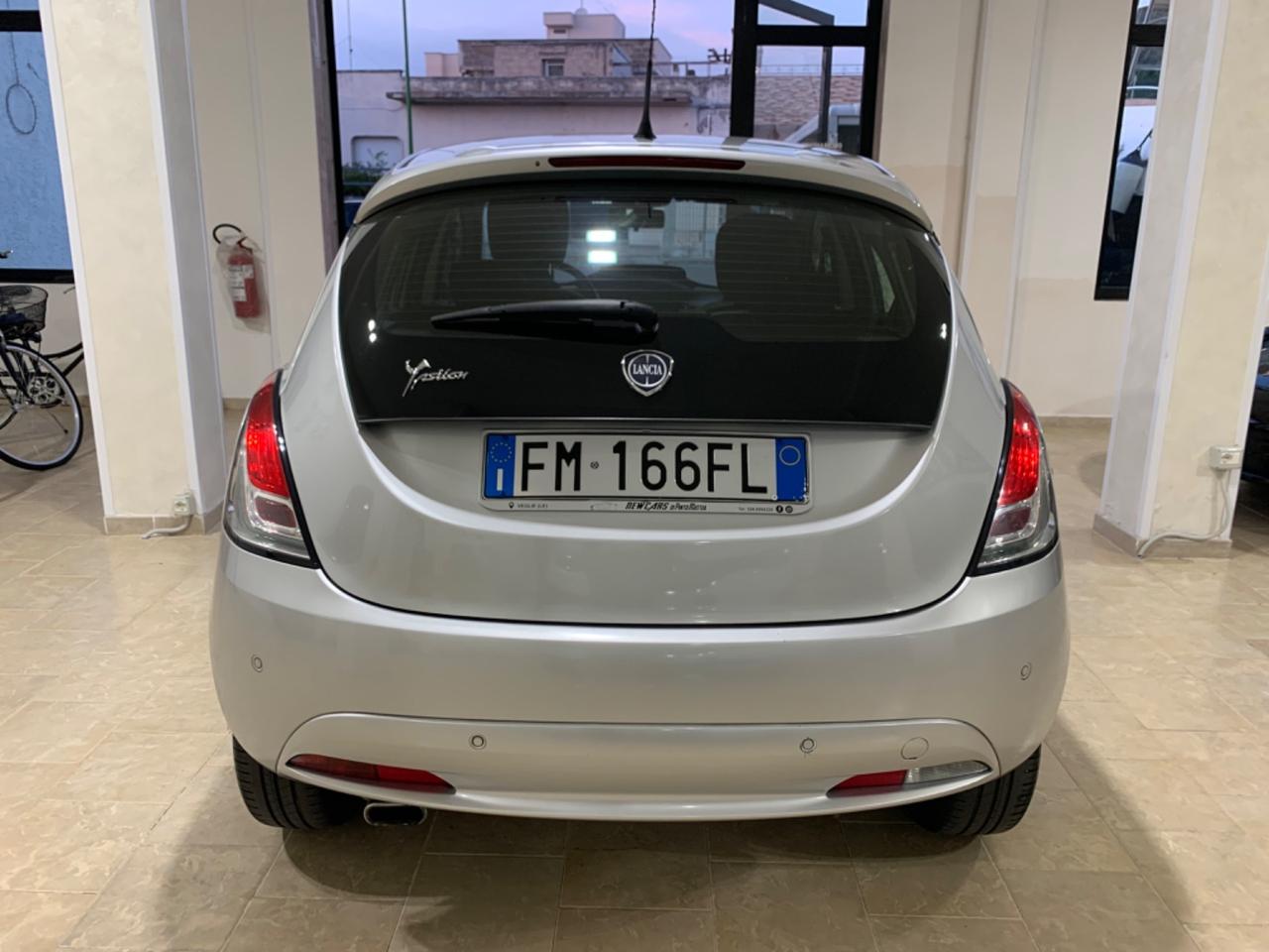 Lancia Ypsilon 1.2 69 CV 5 porte Platinum