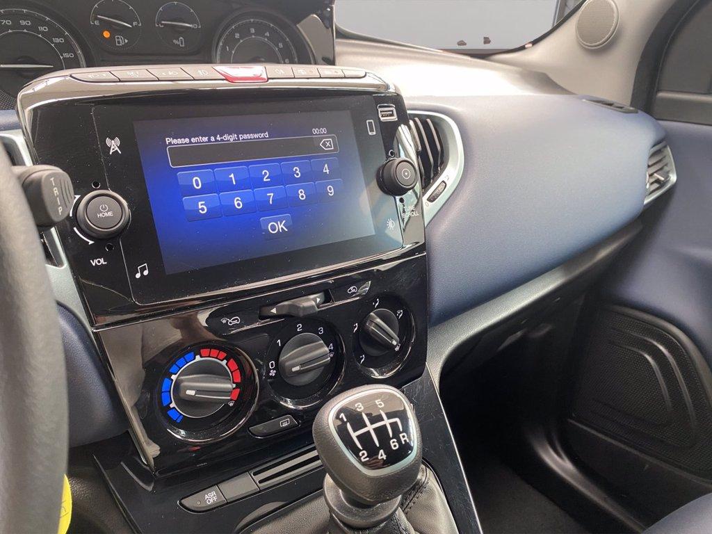 LANCIA Ypsilon 1.0 firefly hybrid Platino s&s 70cv del 2024