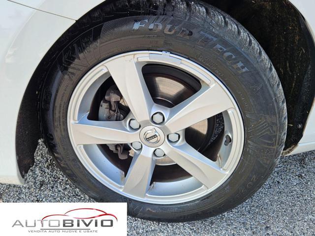 VOLVO V40 D2 Momentum
