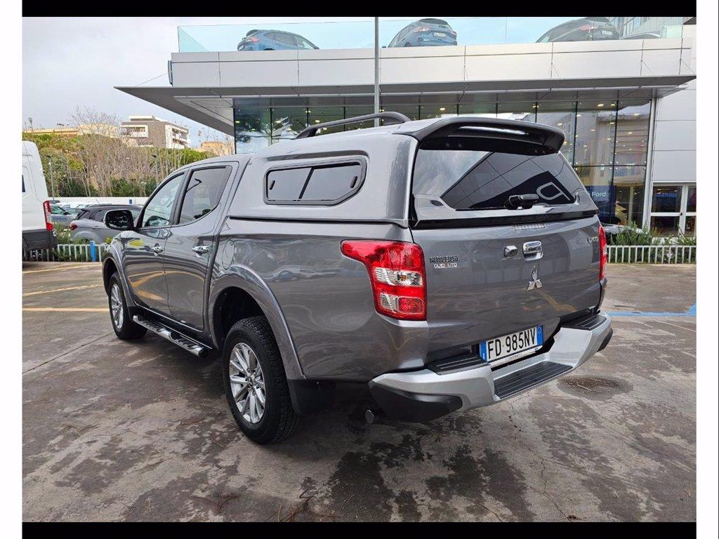 MITSUBISHI L200 d.cab 2.4d intense diamond pack 4wd 181cv n1 auto del 2016