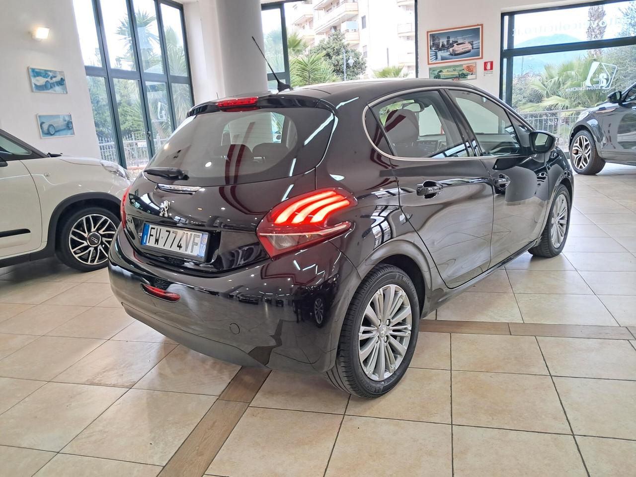 Peugeot 208 PureTech 82 5 porte Allure