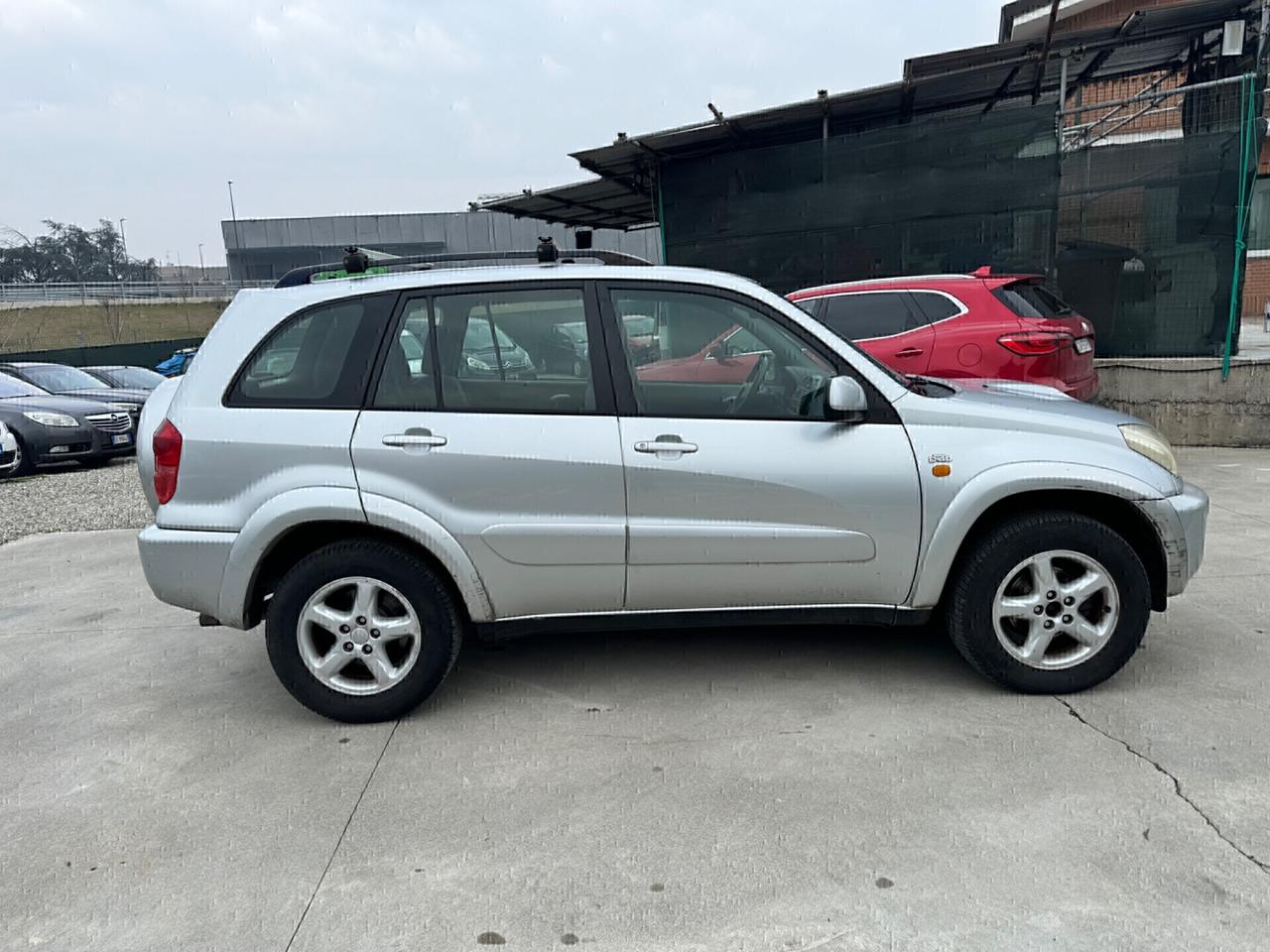 Toyota RAV 4 RAV4 2.0 Tdi D-4D cat 5 porte Sol 4x4 con gancio traino