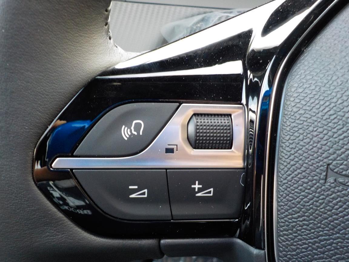 Peugeot 2008 PureTech 100 S&S Allure