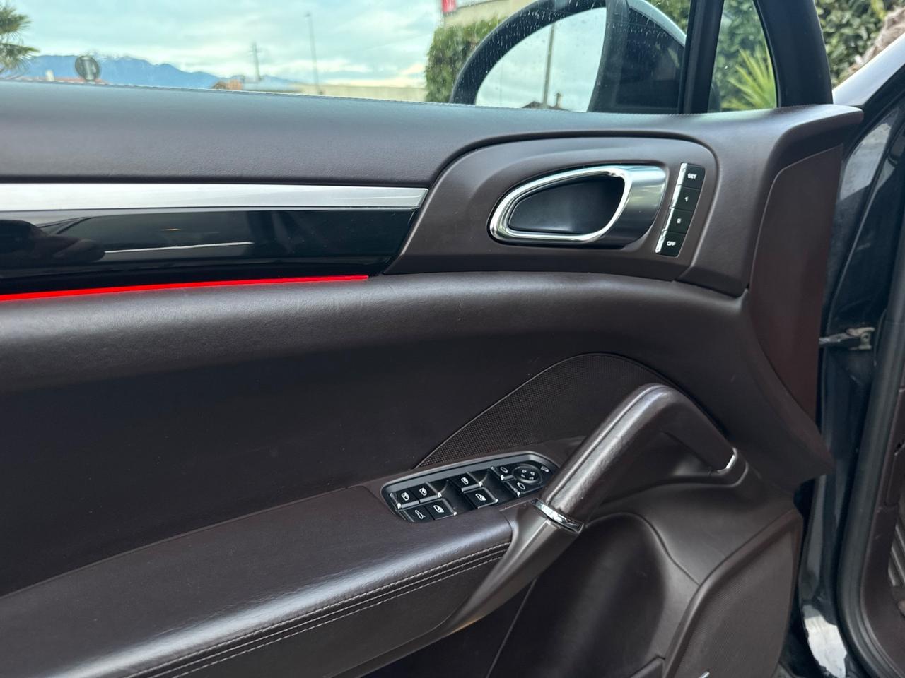 Porsche Cayenne 3.0 V6 TDI 245CV PLATINUM EDITION