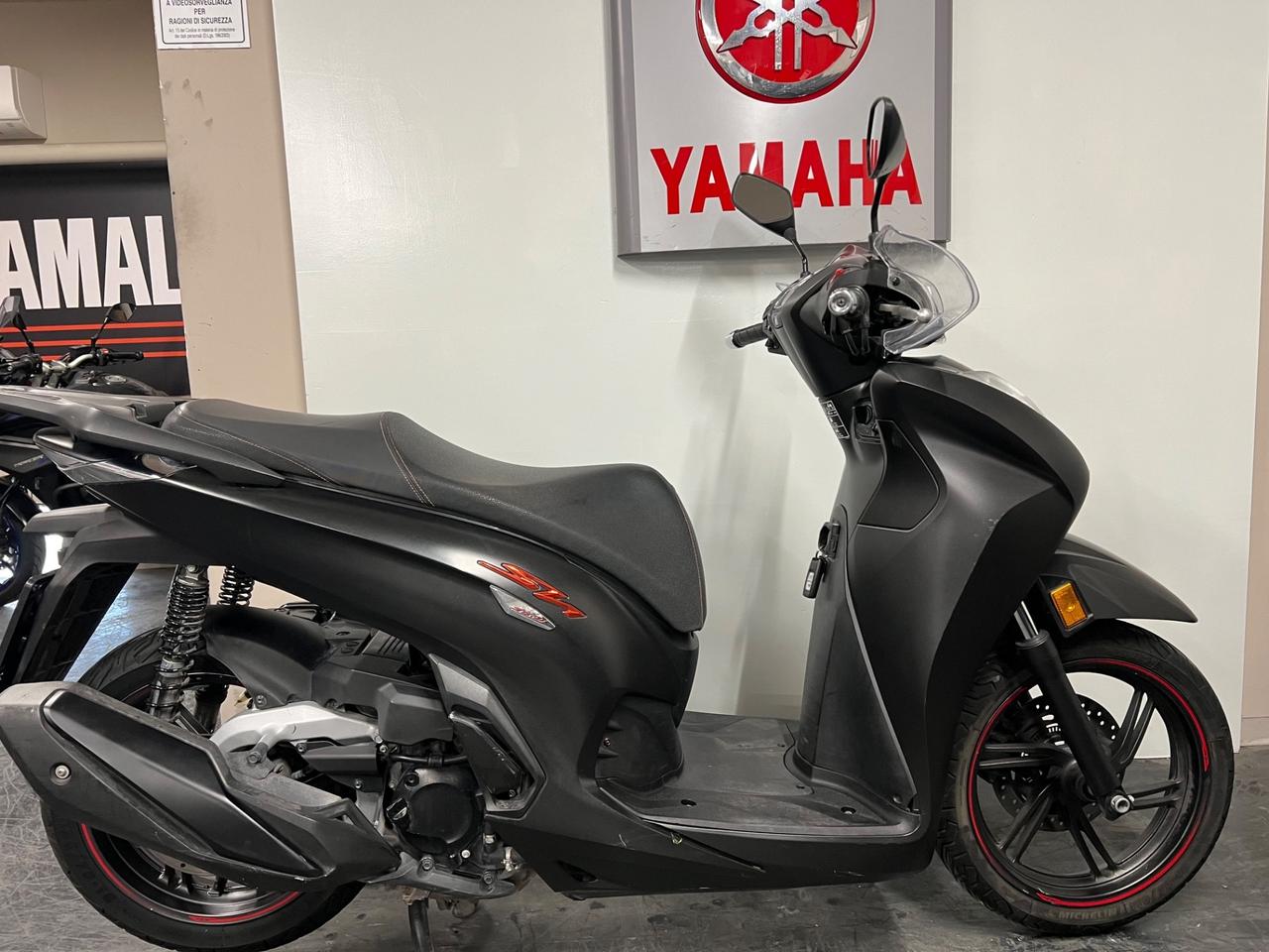 Honda SH 350 Sport