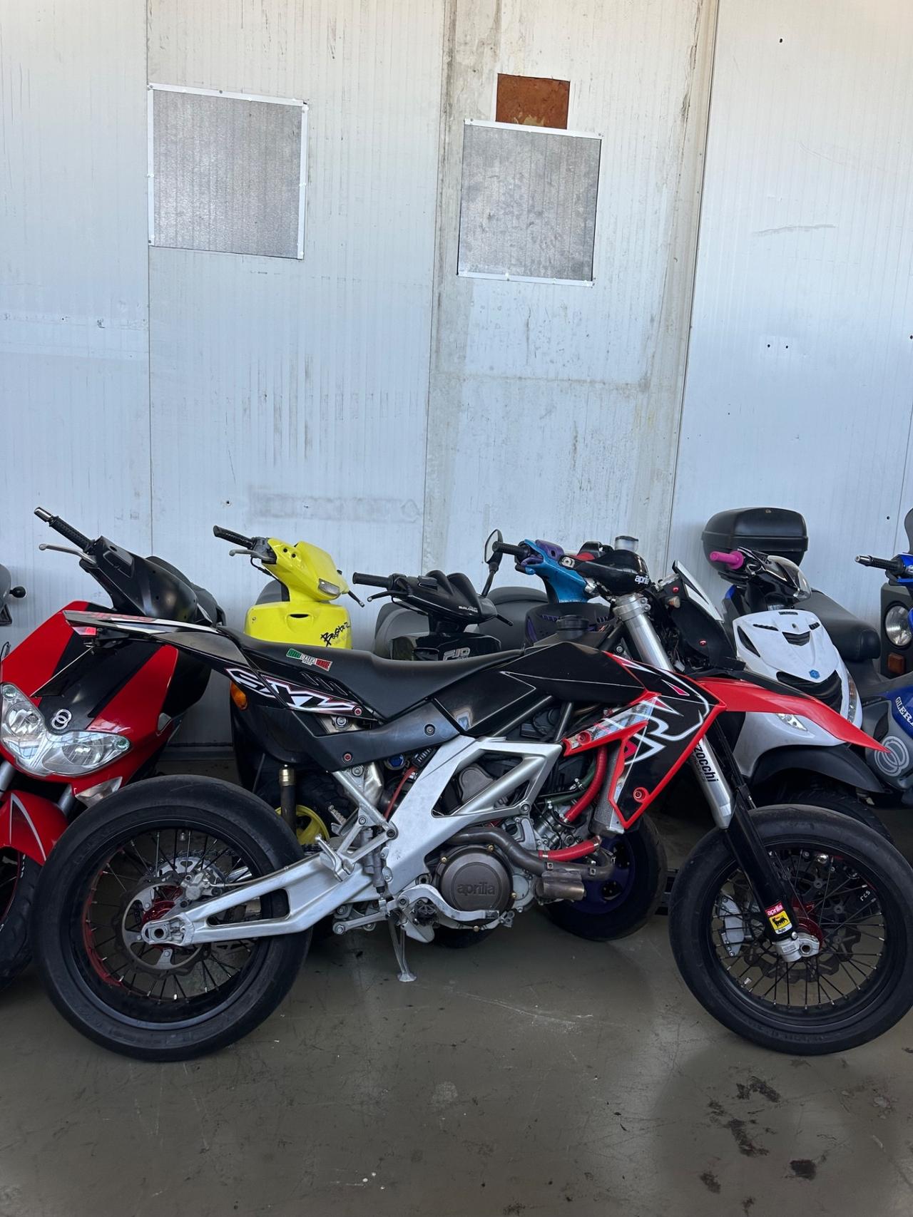 APRILIA SXV 550