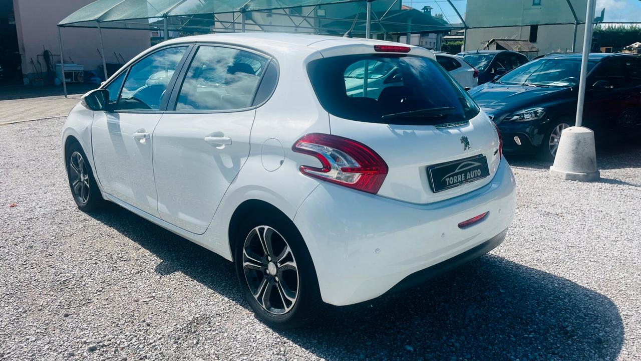 Peugeot 208 PureTech 82 5 porte Allure NEOPATENTATI