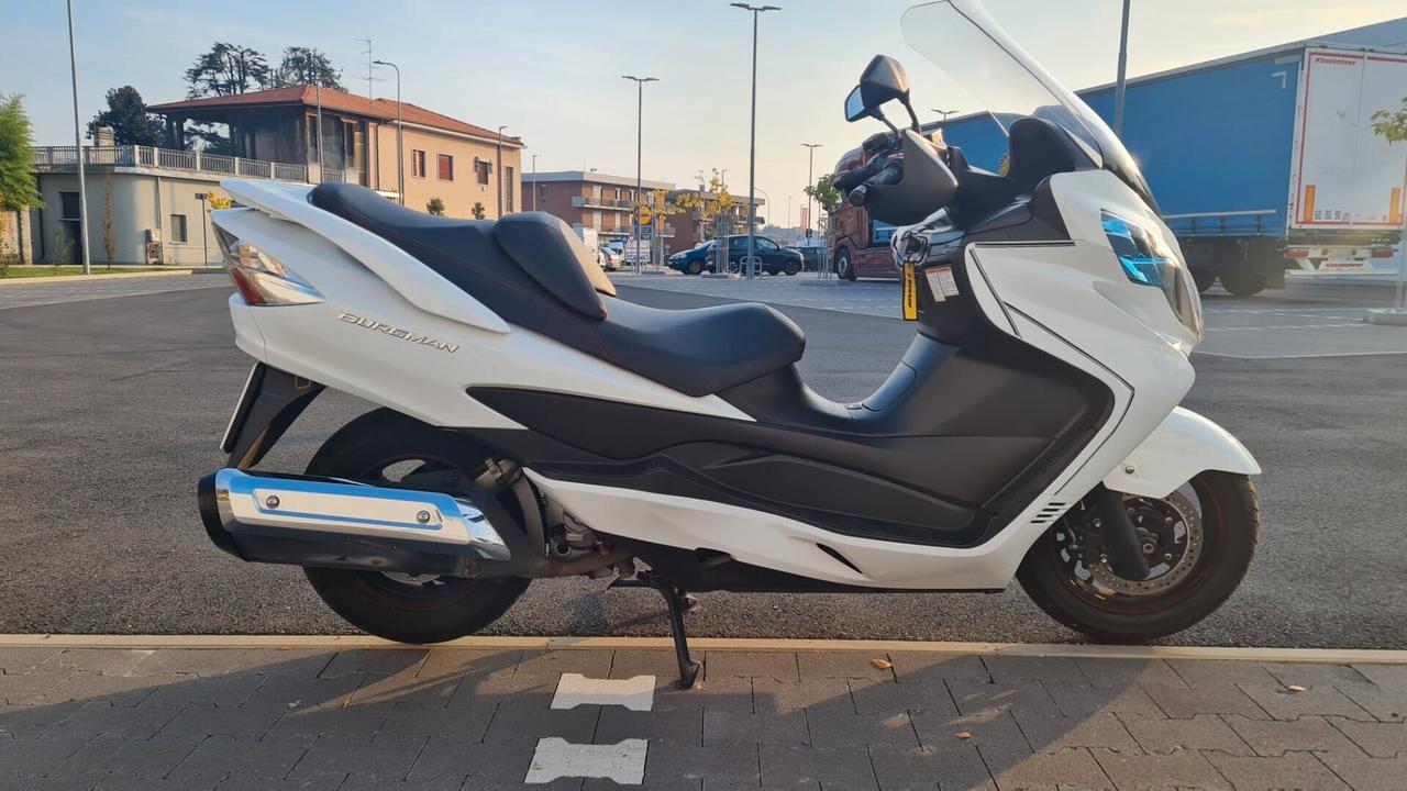 Suzuki Burgman 400 AN