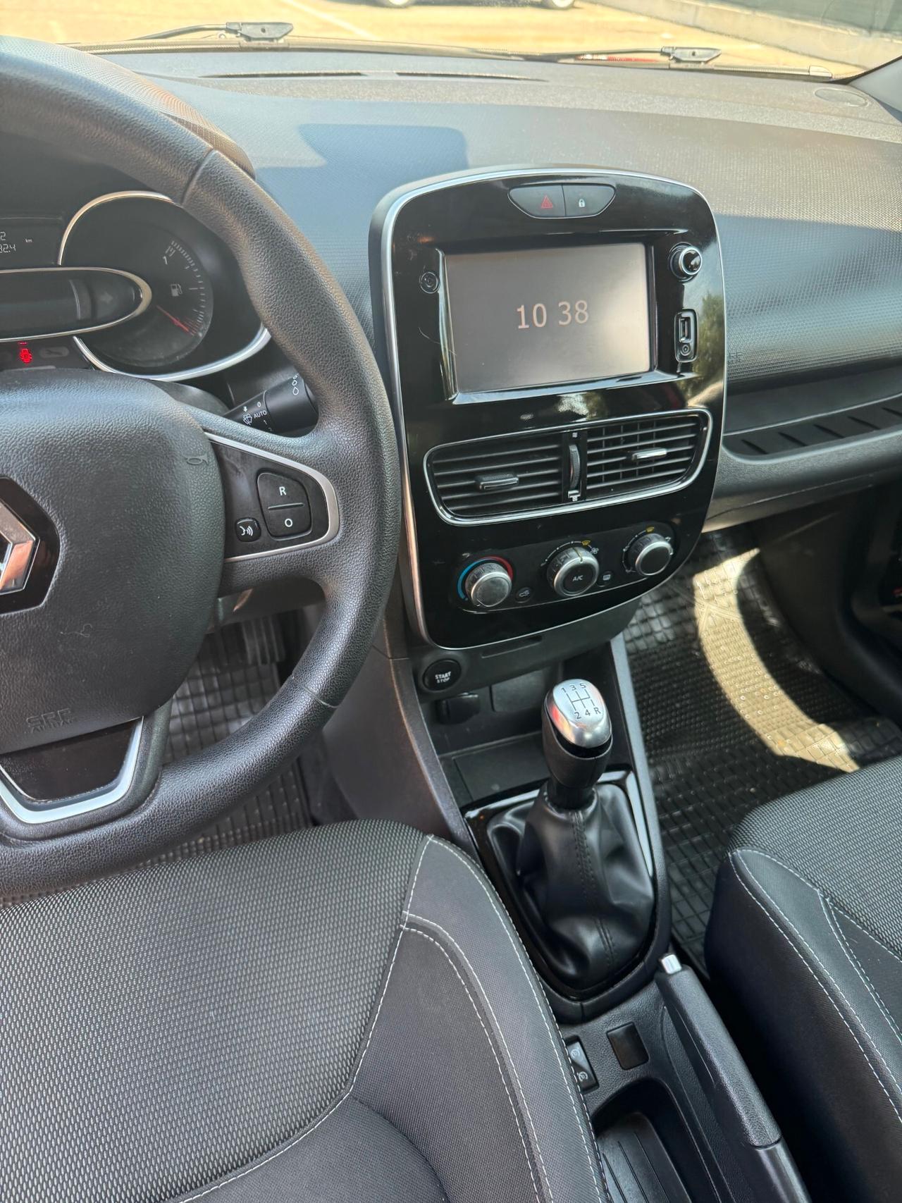 Renault Clio 1.5 dci - NEOPATENTATI - 12 MESI DI GARANZIA -