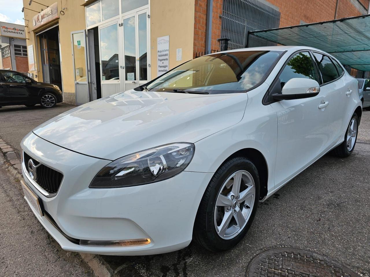 Volvo V40 2.0 D2 Kinetic*Clima*Cerchi*Euro6*Unipro*