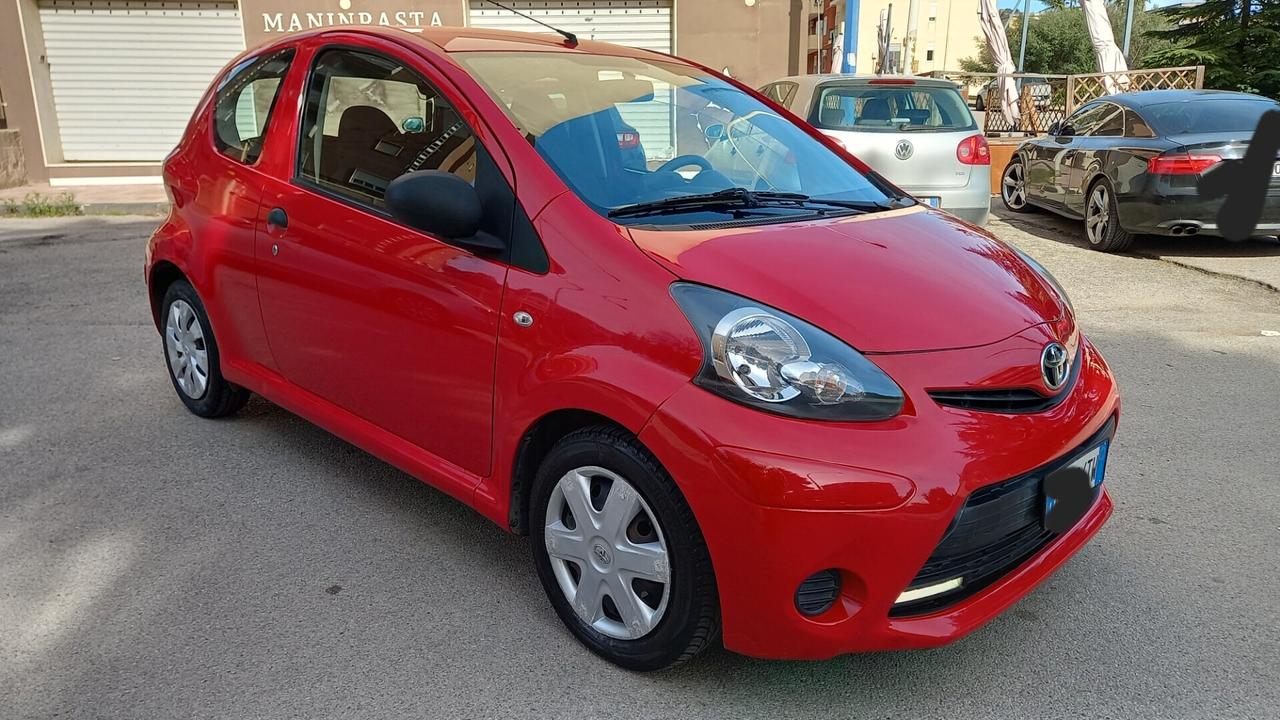 Toyota Aygo 1.0 12V VVT-i 3 porte Lounge Connect MMT