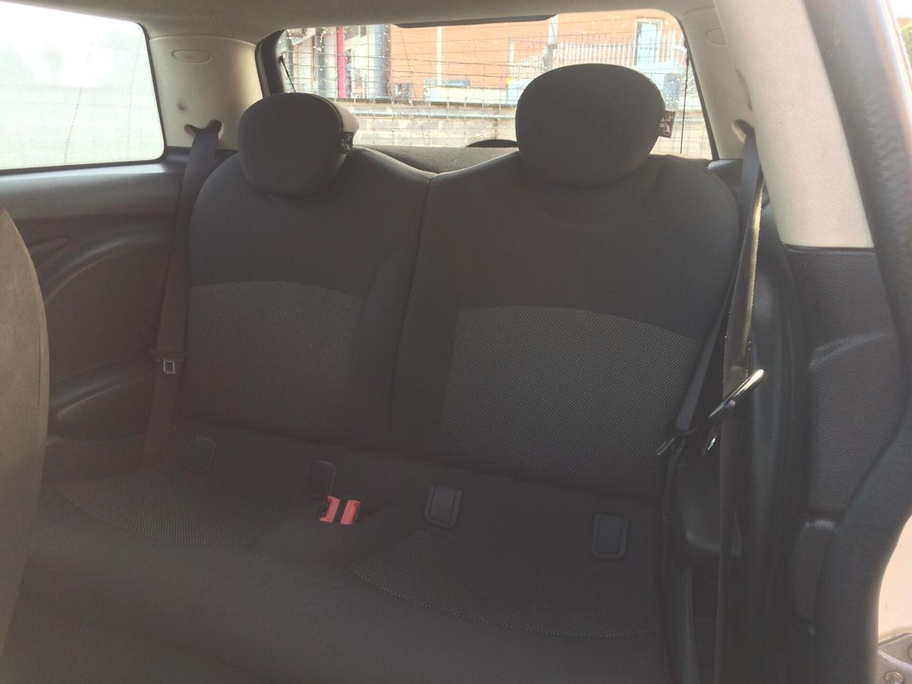 2011 Mini 1.6 16V One (55kW) per neopatentati tagliandata !!!