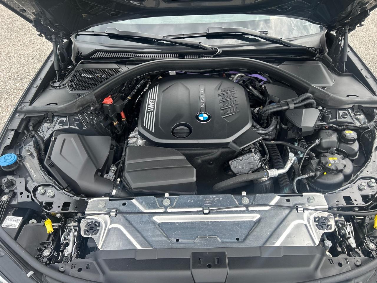 Bmw 318d 48V Touring Individual