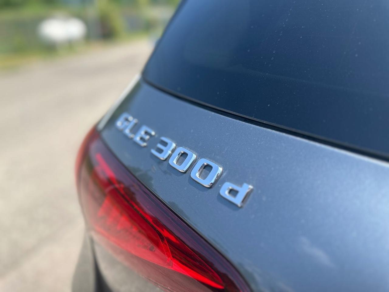 Mercedes-Benz GLE 300 Premium GLE 300 D #5900