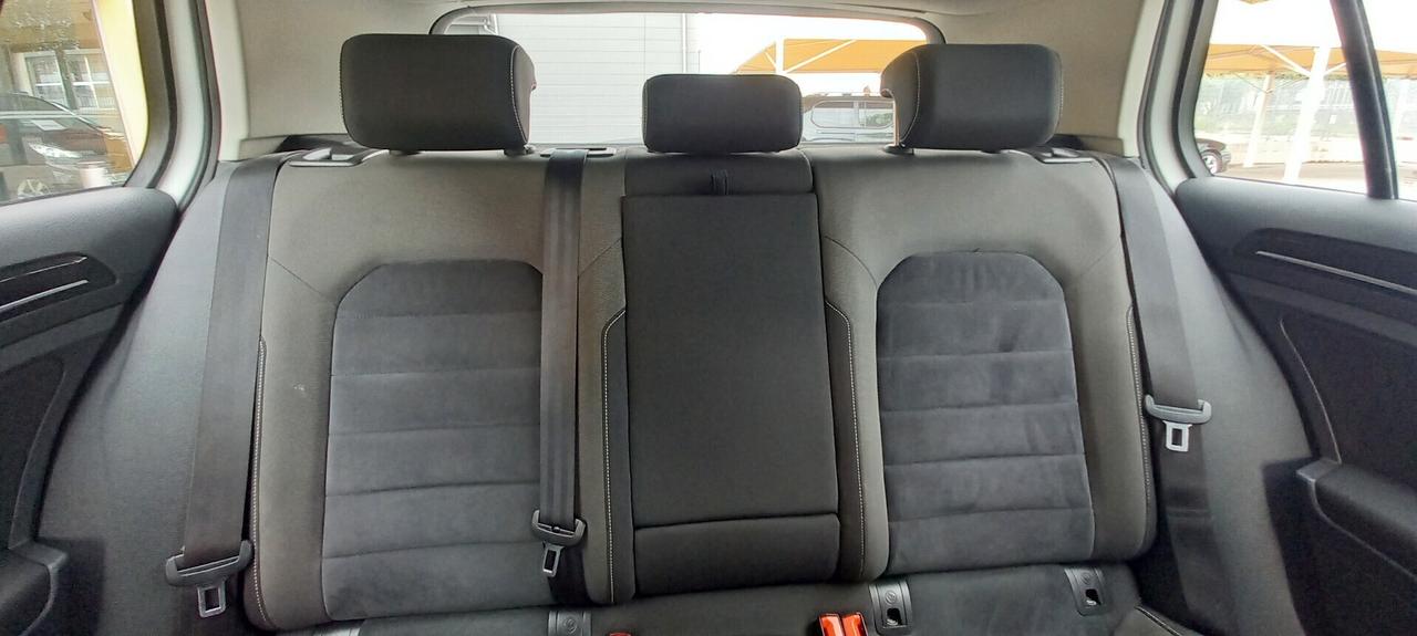 Volkswagen Golf 7 Allestimento Highline cc. 1.6 TDI Turbodiesel Manuale 5 Porte 5 Posti UTILIZZABILE X I NEOPATENTATI 2025...!!!!
