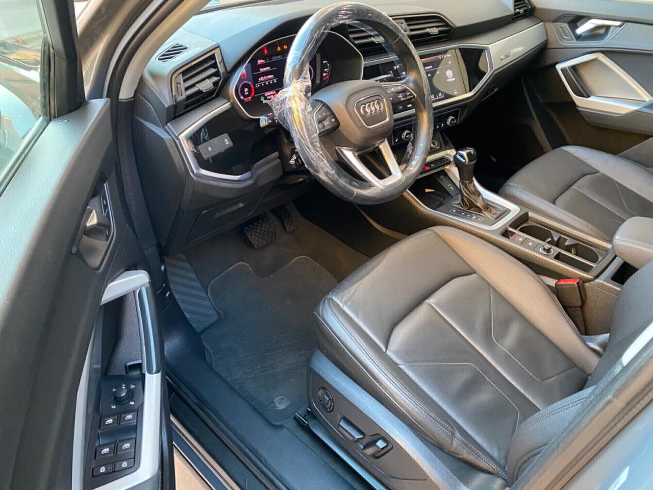 Audi Q3 Sport back 2.0 Diesel