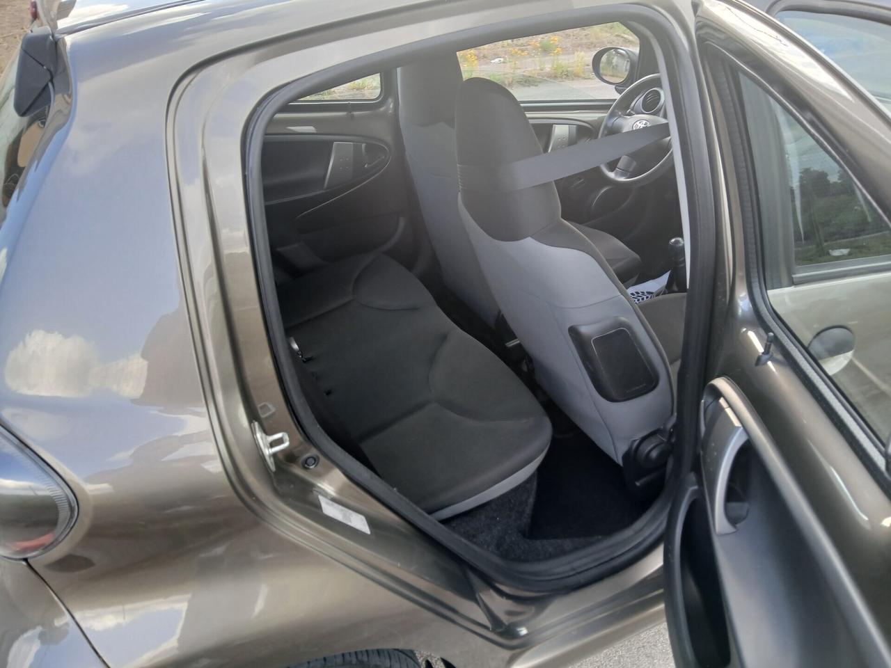Toyota Aygo 1.0 12V VVT-i 5 porte Lounge Connect