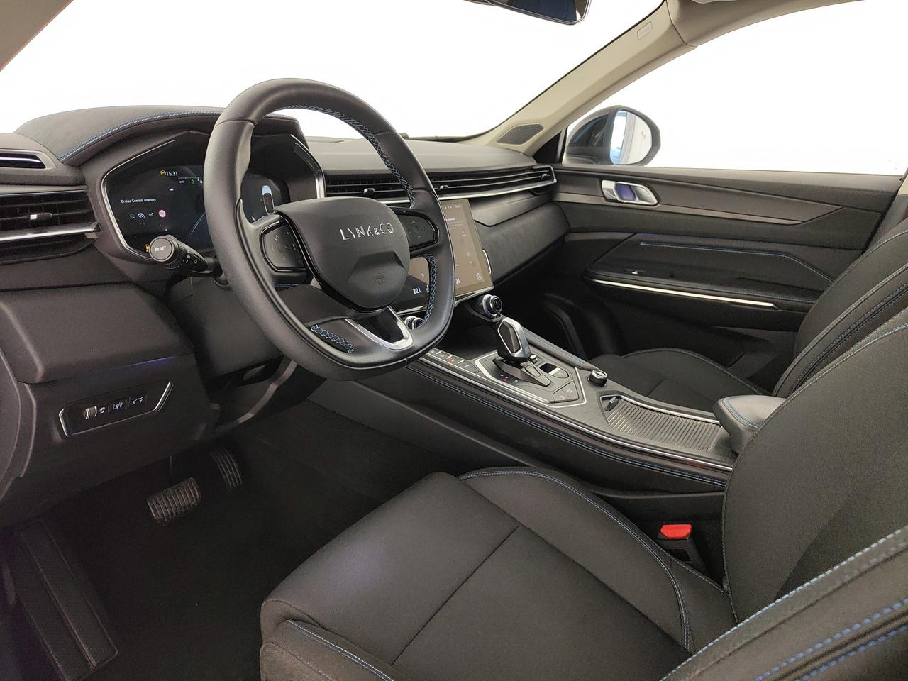 LYNK & CO 01 1.5 td phev auto
