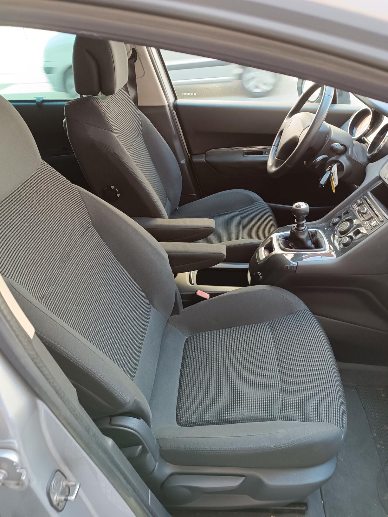 Peugeot 5008 1.6 HDi 112CV ALLURE 7 POSTI NAVI GANCIO TRAINO