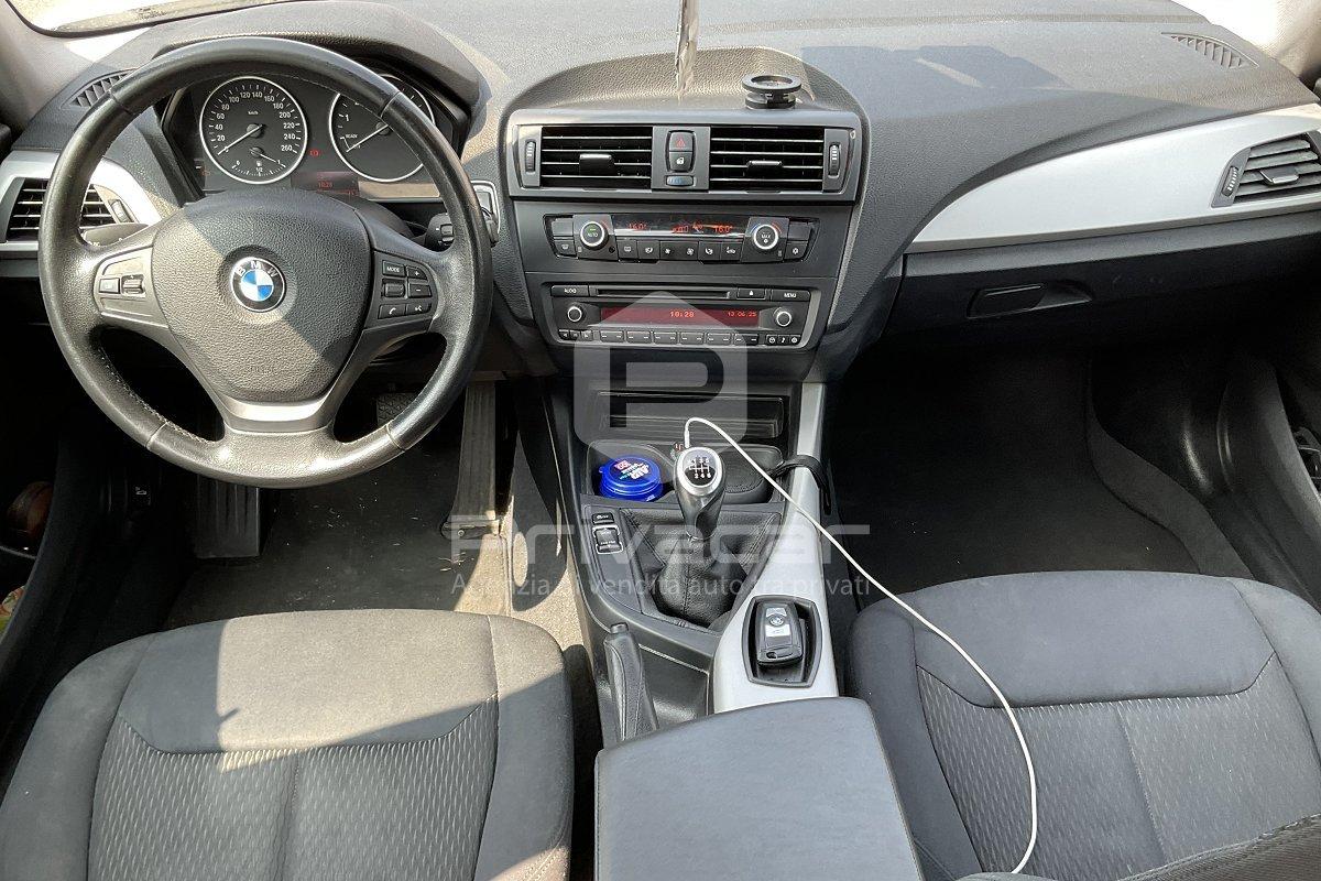 BMW 116i 5p. Joy