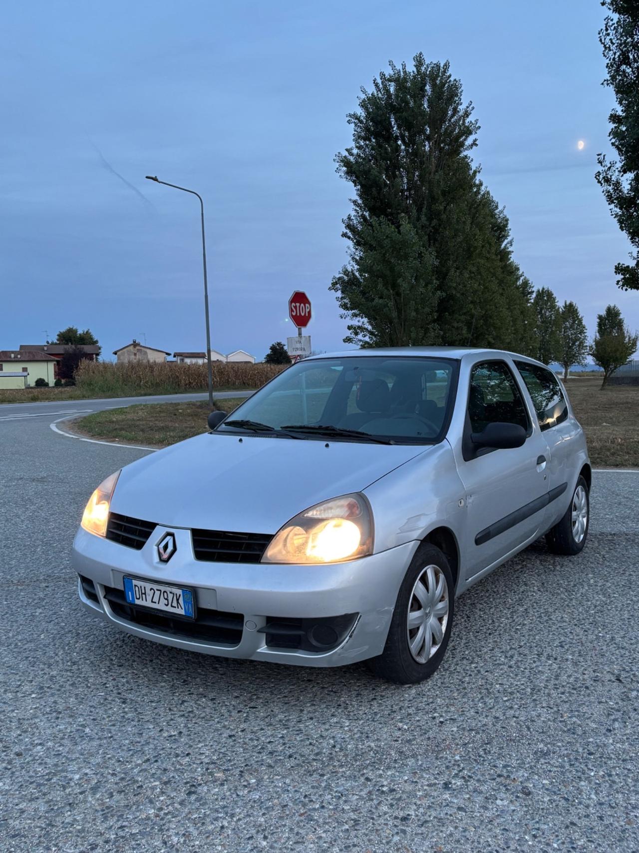 Renault Clio 1.2 NEOPATENTATI