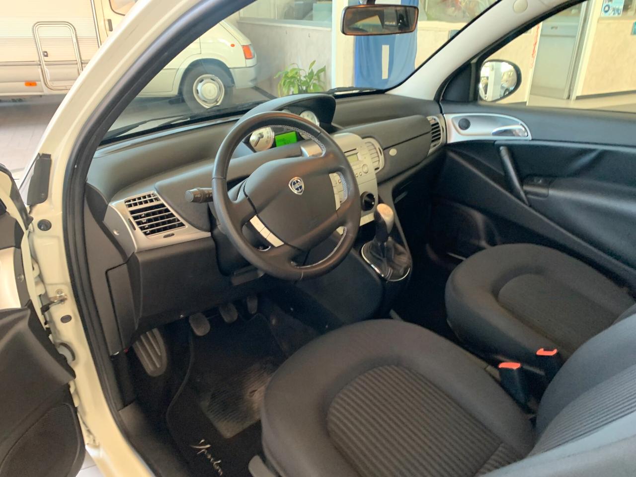 Lancia Ypsilon 1.3 MJT 75 CV