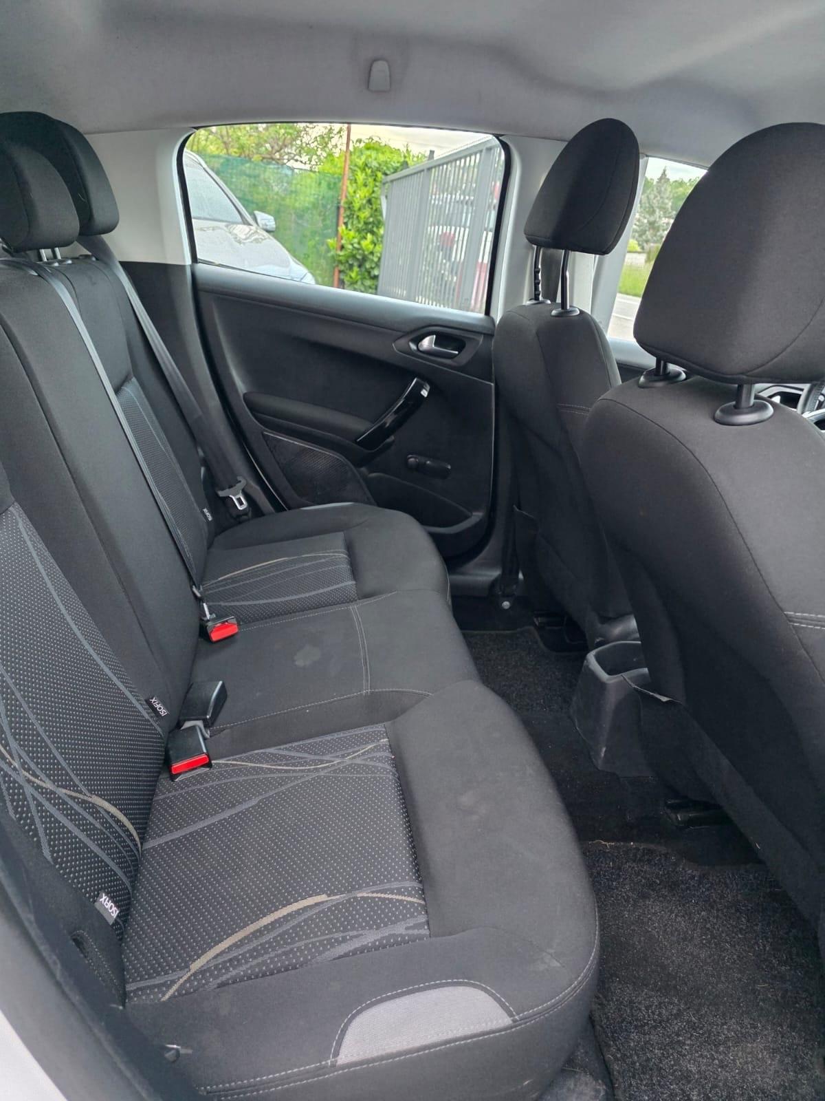 Peugeot 208 1.2 VTi 82 CV 5 porte Access