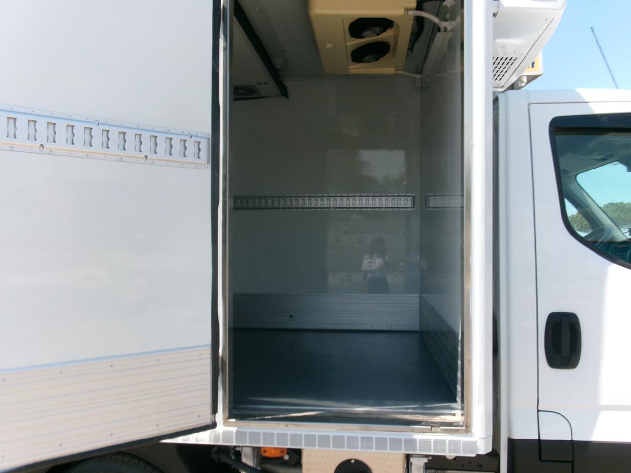 Iveco Daily 35C15 3000 150CV E6 FRIGO ATP FRCX -20° 07/2027 6 PEDANE PARATIA DIVISORIA