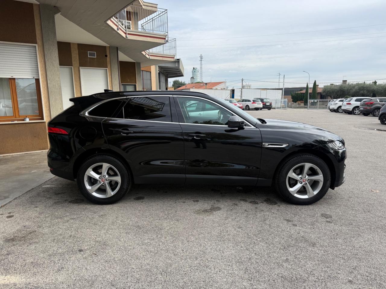 Jaguar F-Pace 2.0 D 180 CV AWD aut. Prestige