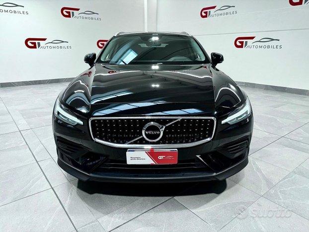 Volvo V60 Cross Country B4 (d) AWD automatico Plus