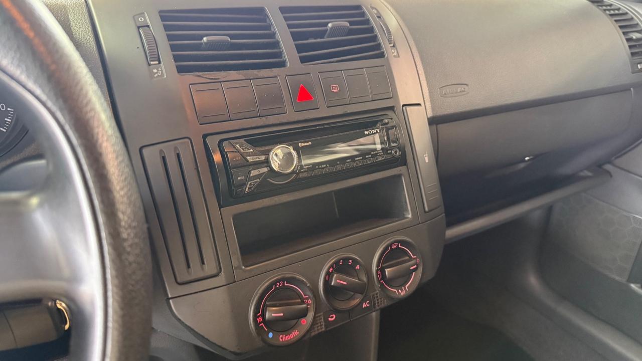 Volkswagen Polo 1.4/75CV 16V 5p. aut. Comfortline