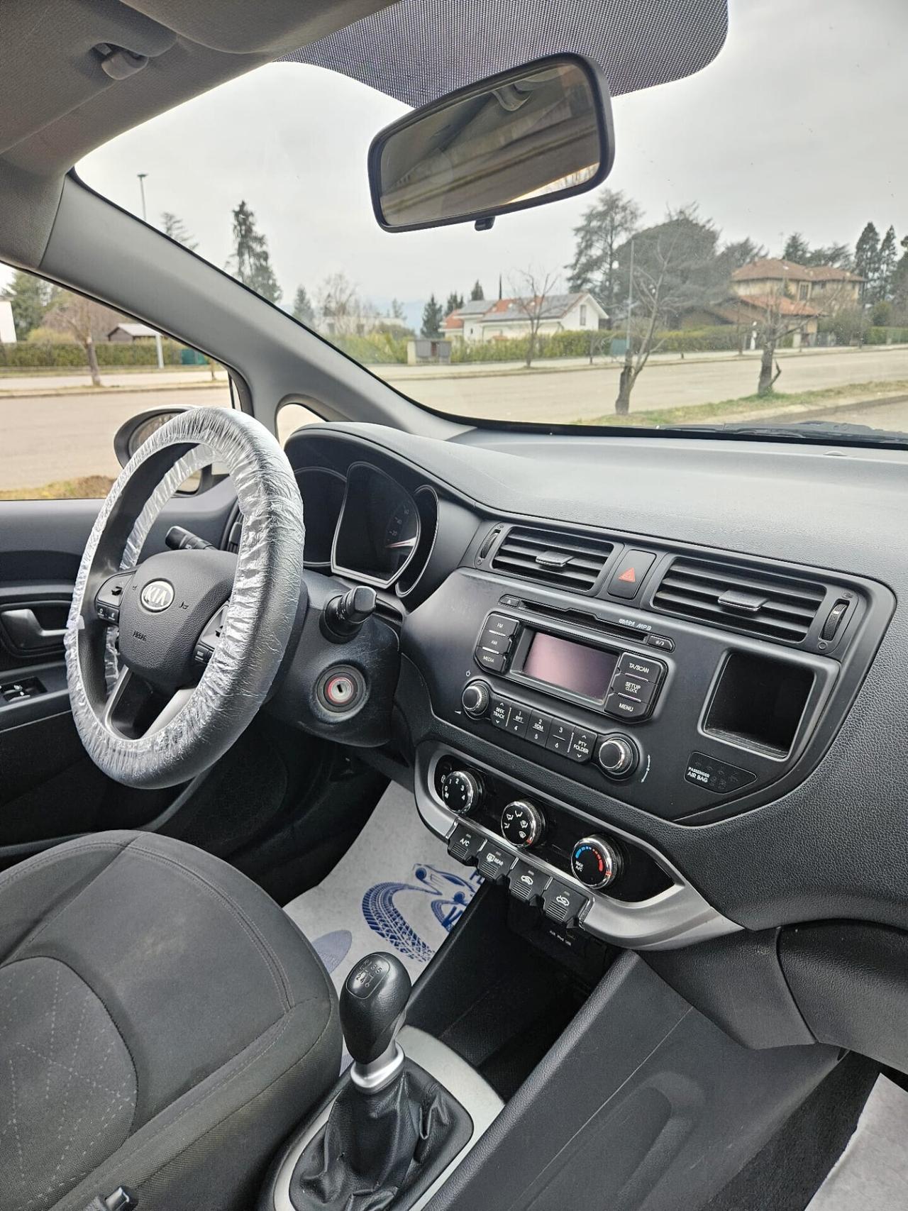Kia Rio 1.4 CRDi NEOPATENTATI