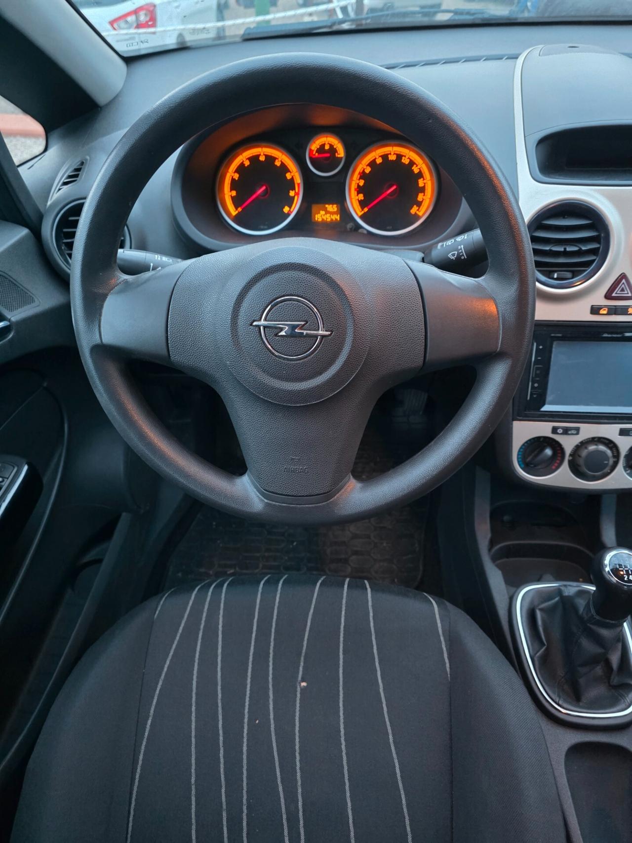 Opel Corsa 1.2 5 porte Cosmo